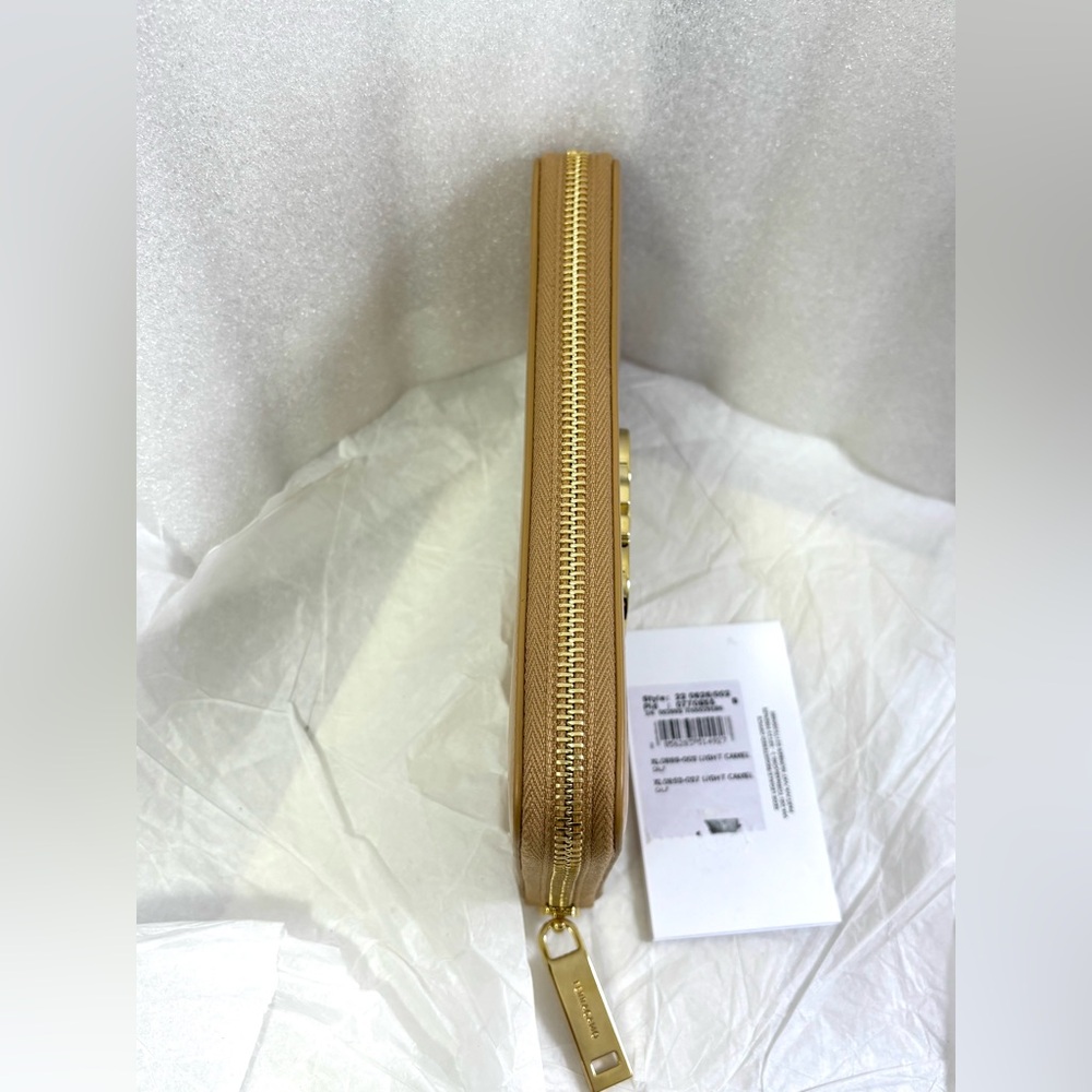 Salvatore Ferragamo Gancini Leather Zipper Continental Wallet. Light Camel. - Picture 9 of 13